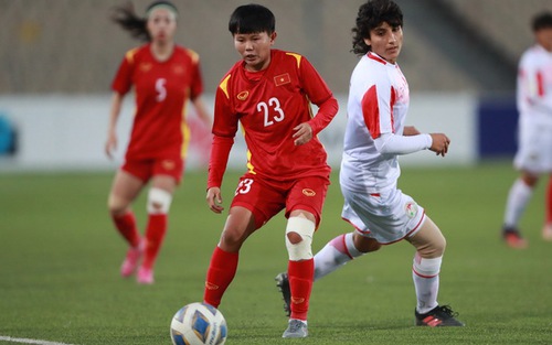 HLV Mai Đức Chung thừa nhận thua thiệt dù thắng Tajikistan 7-0