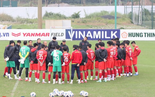Tuyển Việt Nam bổ sung Việt Anh, chủ động phương án cho trận gặp Trung Quốc