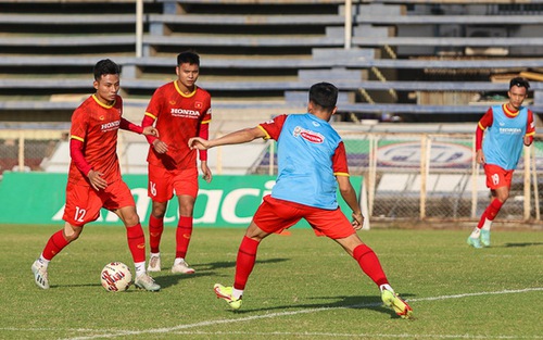 U23 Việt Nam nguy cơ chỉ còn 13 cầu thủ đấu U23 Thái Lan