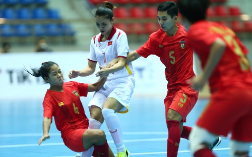 Futsal nữ Việt Nam vượt qua Thái Lan