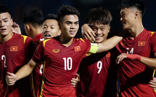 U20 Việt Nam đá giao hữu với U20 Palestine tại sân Việt Trì