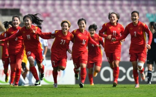 Tiền vệ Tuyết Dung: ‘Vinh dự khi được gặp đội nữ số 1 thế giới’