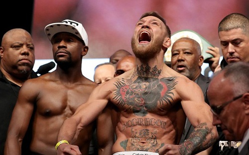 Trước hiệp quyết định, các trọng tài chấm điểm trận Mayweather – McGregor thế nào?