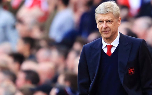 Wenger thừa nhận 'ngây thơ' khi không nghĩ Liverpool sẽ 'cướp' Chamberlain