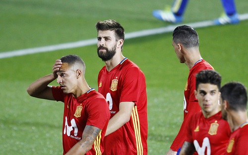 Pique bị sỉ nhục khi lên tuyển, Bartomeu thừa nhận Barca có thể rời Liga