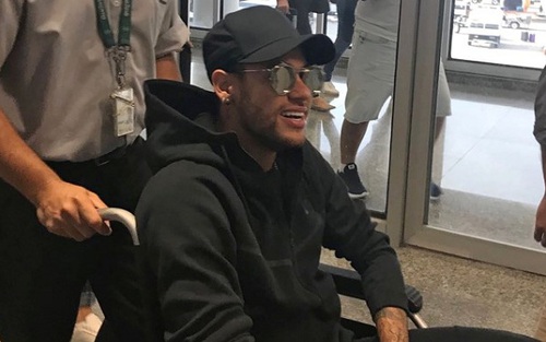 CẬP NHẬT tối 2/3: Neymar ngồi xe lăn, nguy cơ nghỉ 3 tháng. Thành Manchester đại chiến vì Emre Can