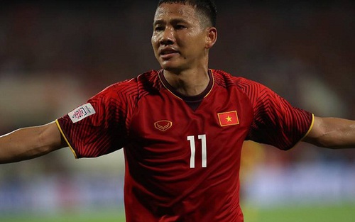 VIDEO: 'Song Đức' phối hợp đẹp như mơ giúp Việt Nam dẫn Malaysia 2-0