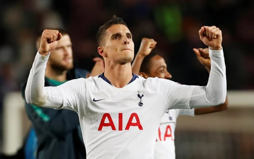 Bảng B: Hòa Barca, Tottenham đi tiếp. Inter chia tay Champions League