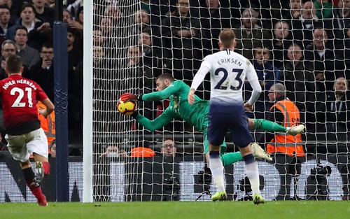 Chết cười với ảnh chế về 11 pha cứu thua siêu nhân của De Gea