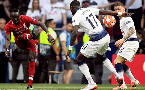 Tottenham 0-2 Liverpool: Chuyên gia tranh cãi nảy lửa về quả penalty