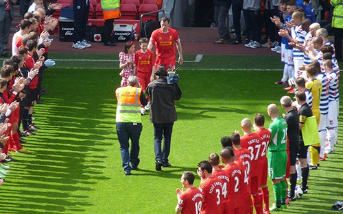 Man City sẵn sàng xếp hàng và vỗ tay chào đón tân vương Liverpool