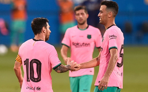 Messi gây sốc với đường chuyền không cần nhìn đồng đội