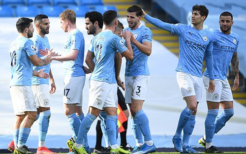 Man City 2-1 West Ham: Hai trung vệ cùng nổ súng, Man City thẳng tiến