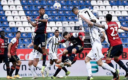 Kết quả Serie A: Ronaldo lập hat-trick giúp Juve chiến thắng. AC Milan thua Napoli