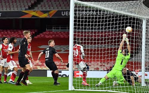 Martin Keown: ‘Cần ai đó đấm vào mặt các cầu thủ Arsenal’