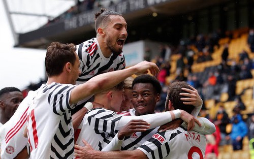 Wolves 1-2 MU: 'Quỷ đỏ' thắng nhẹ Wolves bằng đội hình hai