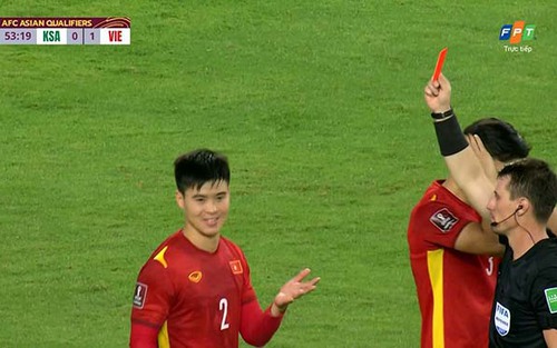 AFC lý giải về thẻ vàng đầu tiên của Duy Mạnh