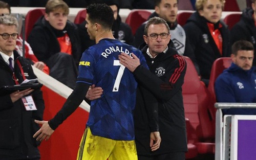 Bóng đá hôm nay 12/2: Rangnick gửi thông điệp đến Ronaldo, Messi kiến tạo giúp PSG thắng kịch tính