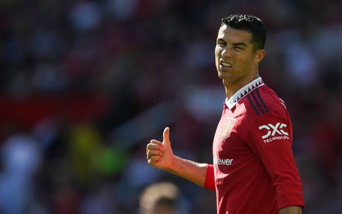 Ronaldo ở lại, MU được hay mất?