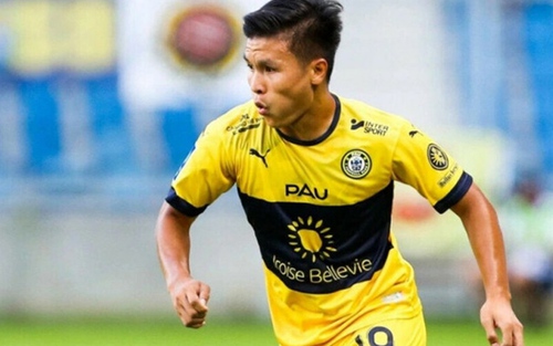 HLV Pau FC nói gì về cơ hội đá AFF Cup 2022 của Quang Hải?