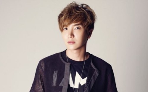 Một thành viên của Super Junior từng bị 'chó cưng' nhà Siwon cắn