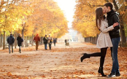 Thu về rồi anh có muốn hẹn hò cùng em?