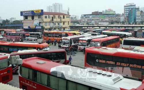 Hà Nội ngăn chặn xe hợp đồng trá hình lộng hành