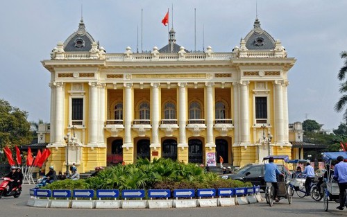 Tour tham quan Nhà hát Lớn Hà Nội: Hy vọng thì nhiều, nhưng vé bán bao nhiêu?