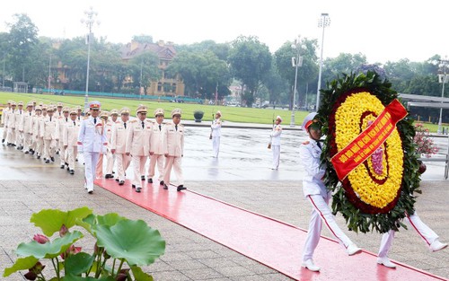 Lãnh đạo Đảng, Nhà nước viếng Chủ tịch Hồ Chí Minh