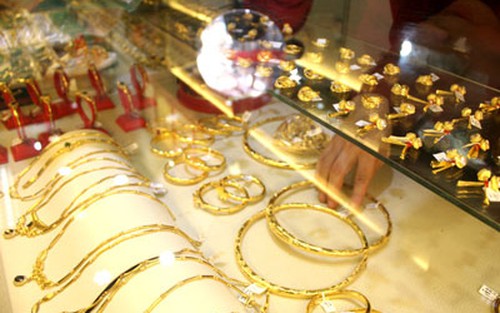 Giá vàng giảm nhẹ đầu tuần