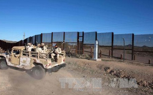 Mỹ 'âm thầm' chuẩn bị xây tường ngăn dọc biên giới với Mexico