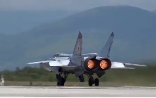 VIDEO: Chiến đấu cơ MiG-31 của Nga tiêu diệt tên lửa siêu thanh