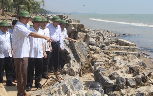 Cần khẩn trương đầu tư xây dựng tuyến kè chắn sóng tại Khu du lịch biển Hải Tiến