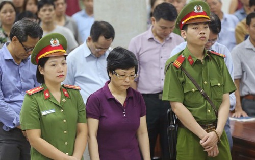 Xét xử nguyên Tổng Giám đốc Housing Group Châu Thị Thu Nga và 9 đồng phạm