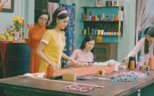Phim 'Cô Ba Sài Gòn': Hình ảnh đẹp, nhưng câu chuyện áo dài khiên cưỡng
