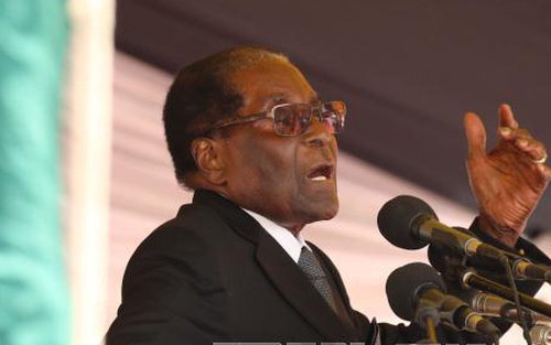Vì sao Tổng thống Zimbabwe nhất quyết không từ chức?