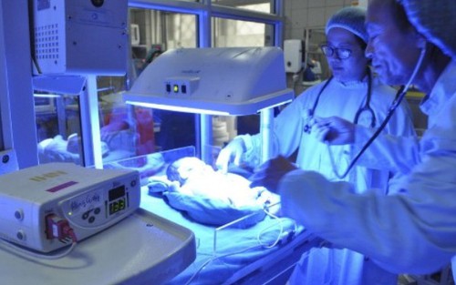 7 bệnh nhi sơ sinh từ Bắc Ninh chuyển lên không còn phải thở máy