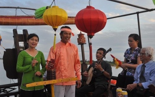 Nghệ Sĩ Hoàng Việt: Phải gìn giữ những gì vốn có của bài chòi trong dân gian