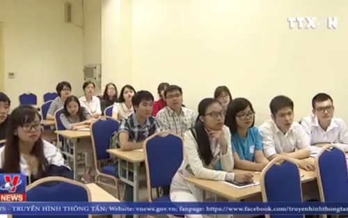 Tranh cãi xung quanh việc bỏ miễn học phí cho sinh viên sư phạm