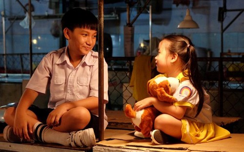 Phim 'Ở đây có nắng': Giản dị và xúc động về câu chuyện gia đình