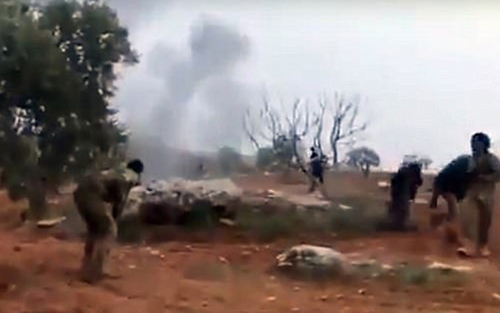 VIDEO phi công Nga lái Su-25 tự sát bằng lựu đạn khi bị phiến quân bao vây
