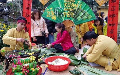 Nghi lễ dựng cây Nêu ngày Tết, gói bánh tét tại Đại Nội Huế