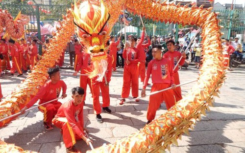 Người Hoa Chợ Lớn ăn Tết