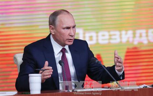 Tổng thống Vladimir Putin sẽ 'tọa sơn quan hổ đấu' cuộc vượt rào của 7 'đối thủ'
