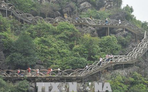 Sẽ tháo dỡ 900 bậc thang xây dựng trái phép tại khu vực Tràng An cổ