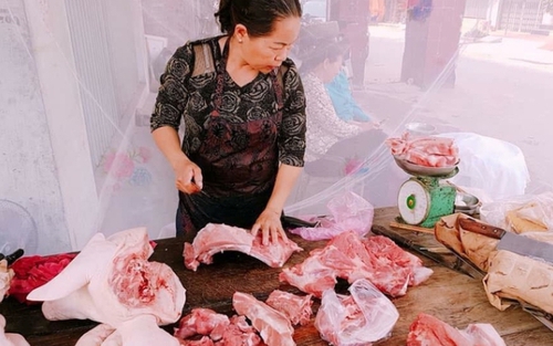 'Phát sốt' với cô bán thịt lợn có tâm nhất hệ mặt trời ở Hải Phòng