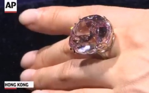 Ngày viên kim cương hồng 'Pink Star' được bán với giá đắt nhất trong lịch sử