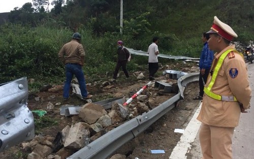 Kon Tum: Xe khách rơi xuống vực sâu trên đèo Lò Xo, 3 người chết, 18 người bị thương
