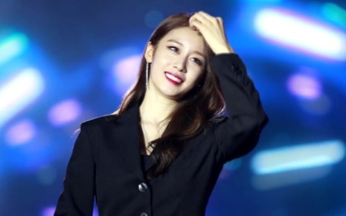 Vì lý do sức khỏe, JiYeon không thể song ca cùng Soobin Hoàng Sơn tại V Heartbeat Live