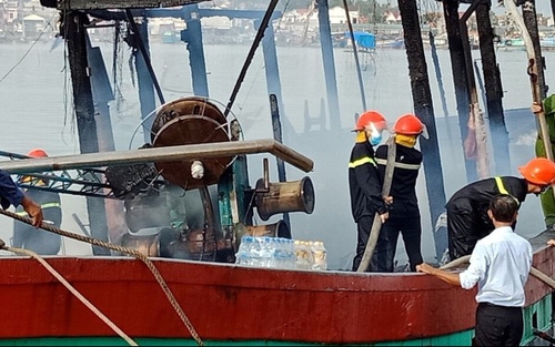 Nghệ An: Vụ cháy tàu cá gây thiệt hại trên 10 tỷ đồng